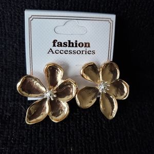 🥳3/20🥳  Metallic Flower Earrings - Gold Tone